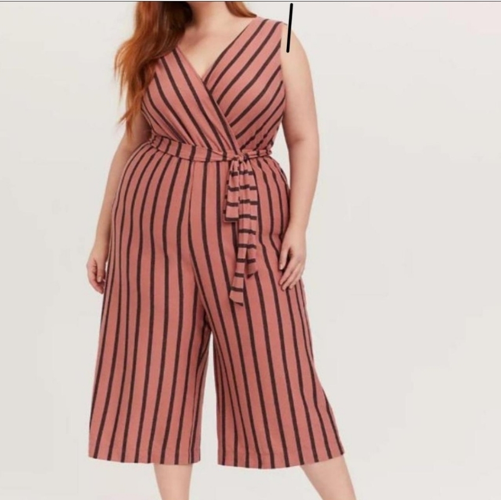 NEW TORRID STRIPED PINK JUMPSUIT CULOTTE SIZE:00